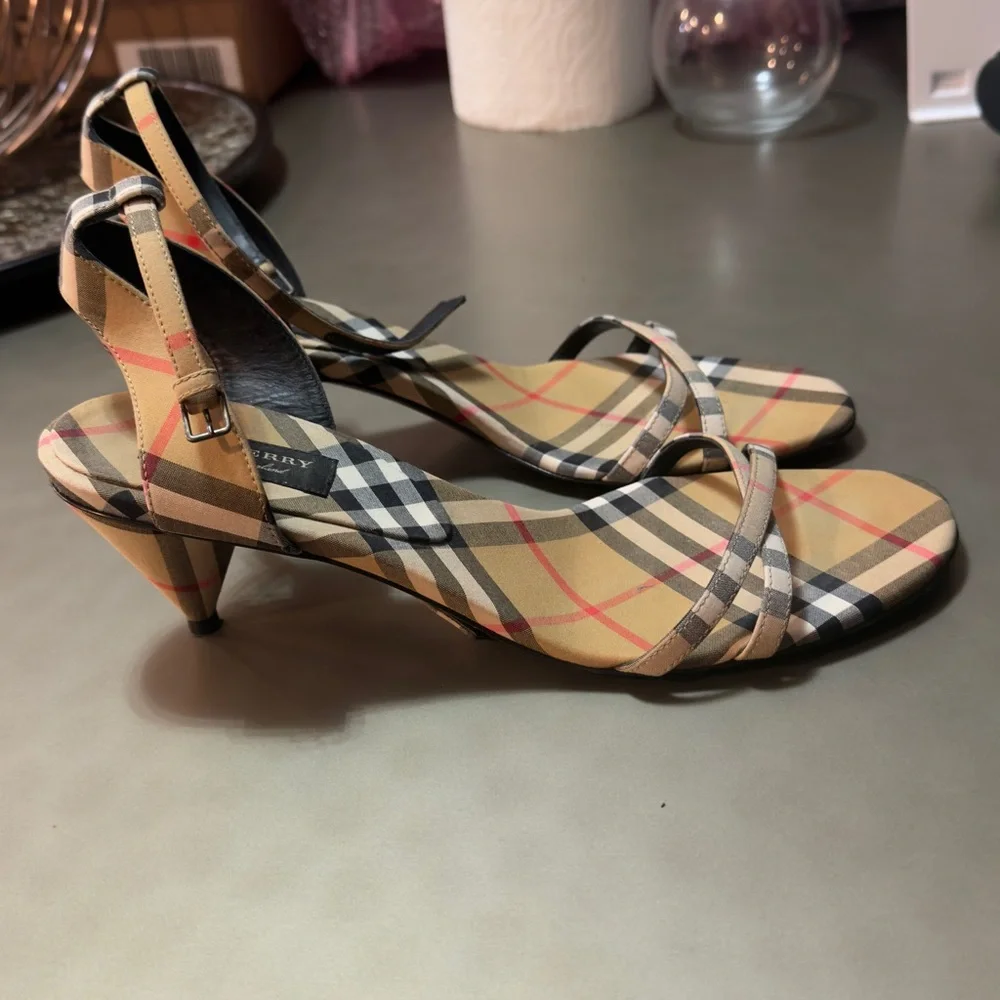 Burberry Women’s Hansel Ankle Strap Sandals Size 40 - Picture 6 of 9